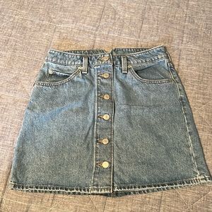 Levi’s high waisted button front mini skirt